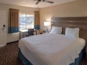 Rodeway Inn Near University-Gateway to Yosemite