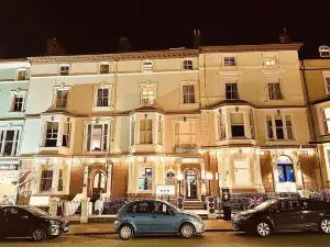 Lauriston & Lawton Court Hotel
