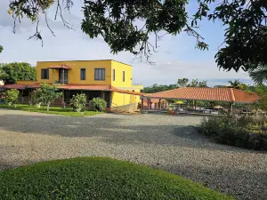 Hotel Campestre Los Mangos