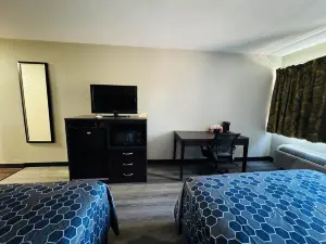 Econo Lodge Inn & Suites