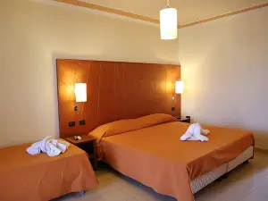 Laghi Room Only