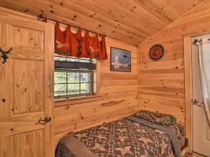Parsons Semper Fi Cabin w/ Fire Pit!