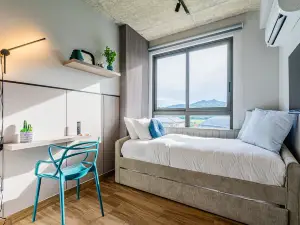 w Elegant 2BR Apartment in the Heart of Centriqo