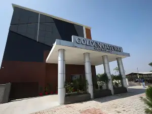 โรงแรมโกลเด้นเกตเวย์