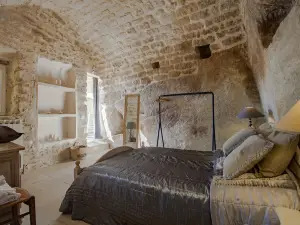 The Authentic Bonnieux Village House, Jacuzzi - by Feelluxuryholidays