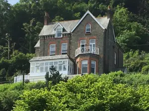 Highcliffe House