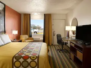 Super 8 by Wyndham Woodward