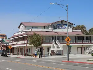 Whitney Portal Hotel and Hostel