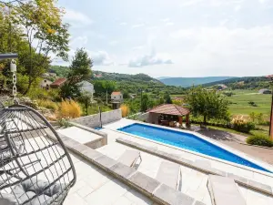 Beautiful Apartment in Otok with Outdoor Swimming Pool, Wifi and Private Swimming Pool