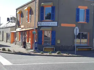 Cafe de la Croix Morzel