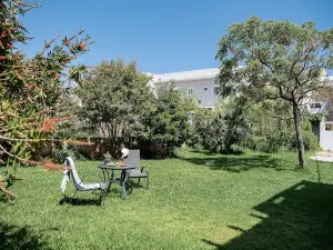 Elena Seafront Luxury Apartments