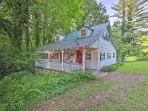 Charming Tensies Cottage in Linville Falls!