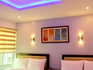 Maison Hotel