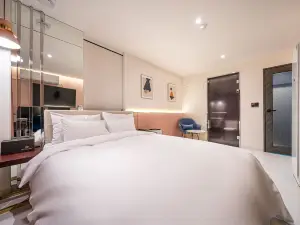 May Hotel
