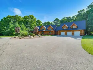 Lodge on 104 Acres with Fire Pit in Boyne City