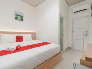 RedDoorz Near Jalan Majapahit Lubuk Linggau