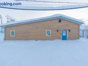 The Northern Driftwood Inn 1.0