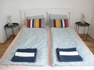 Flat2Go Modern Apartments - Harmony of City and Nature