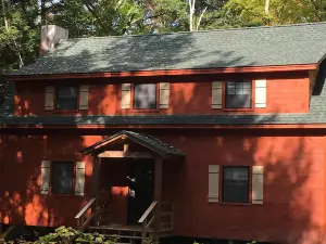Large New Lakeside Cottage Central Air