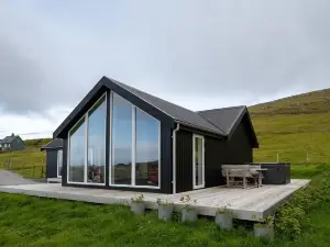 Peaceful Nature Escape in Skálavík - 3Br - Parking