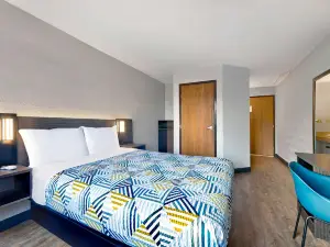 โมเทล 6 ซีดาร์แรพิดส์ ไอโอวา - สนามบิน