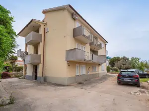 Room in Guest Room - Cozy Room Near Beach L