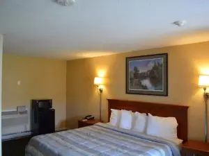 Hyannis Host Inn