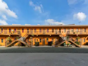 Eco Park Inn