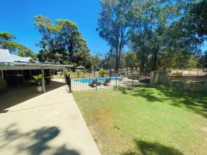 Herron Farm Stay • Family Fun & Country Comfort.