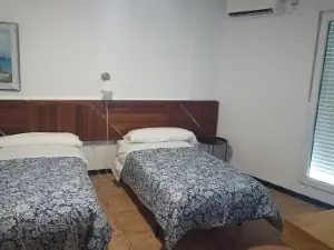 Hostel Elios
