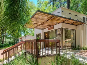 Bushbaby Valley Lodge