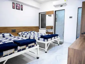 Laxman AC Lodge Jejuri