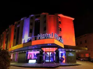 Plaza V Hotel