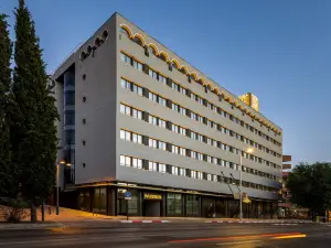 โรงแรมกรานาดาเซ็นเตอร์