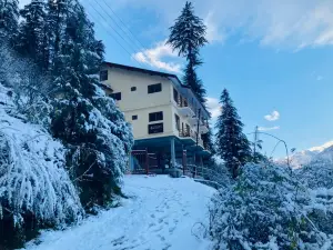 Hotel Snow Crest Residency