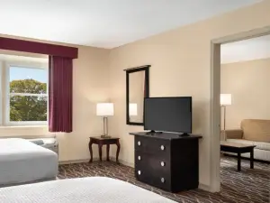 Days Inn & Suites by Wyndham Sikeston