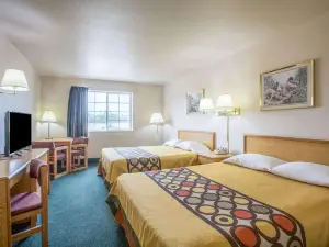 Super 8 by Wyndham Hamilton