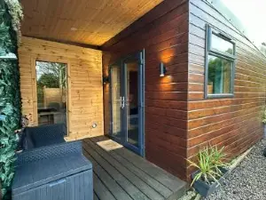 The Secret Garden - Hot Tub North Coast Stay