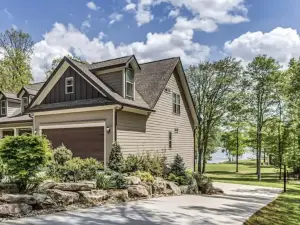 LAKEFRONT HOME ON WATTS BARR LAKE WITH BOAT DOCK