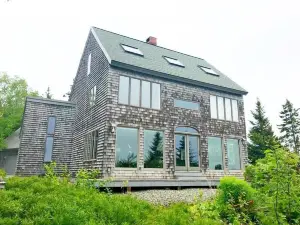 Unique style, local flare & open concept oceanside home near Schoodic Peninsula!