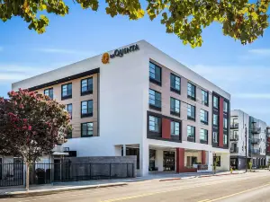 La Quinta Inn & Suites by Wyndham San Jose Silicon Valley