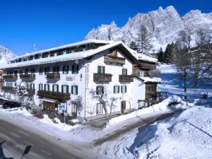Hotel Menardi