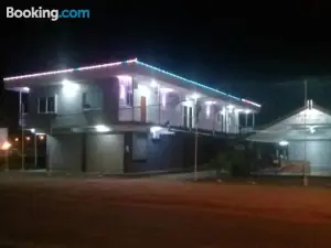 Rumanija's Airport Rooms