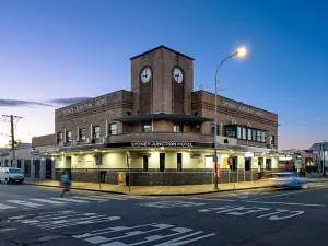 Sydney Junction Hotel