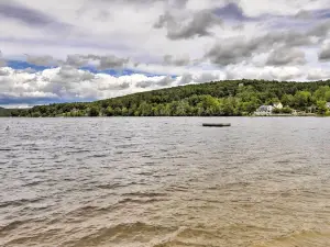 Cozy Stafford Cabin, Near Reservoir and Beach!