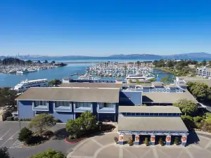 DoubleTree by Hilton Hotel Berkeley Marina