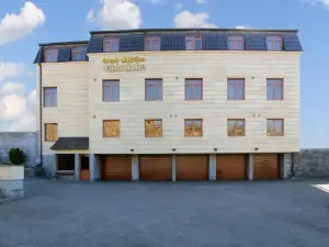 Hills Plaza Apart-Hotel