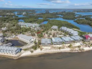 Beachfront Cedar Key Retreat w/ Pool Access!