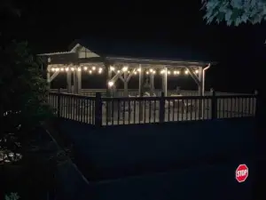 Bills Bungalow on Lake Burton with Top Dock and Patio
