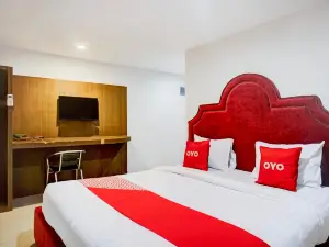 Collection O Medan City Center Near Manhattan Times Square Formerly Grand Z Suites
